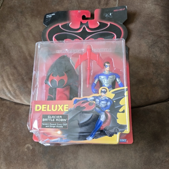 VINTAGE 1997 KENNER BATMAN & ROBIN DELUXE GLACIER BATTLE ROBIN FIGURE NEW - Picture 1 of 2